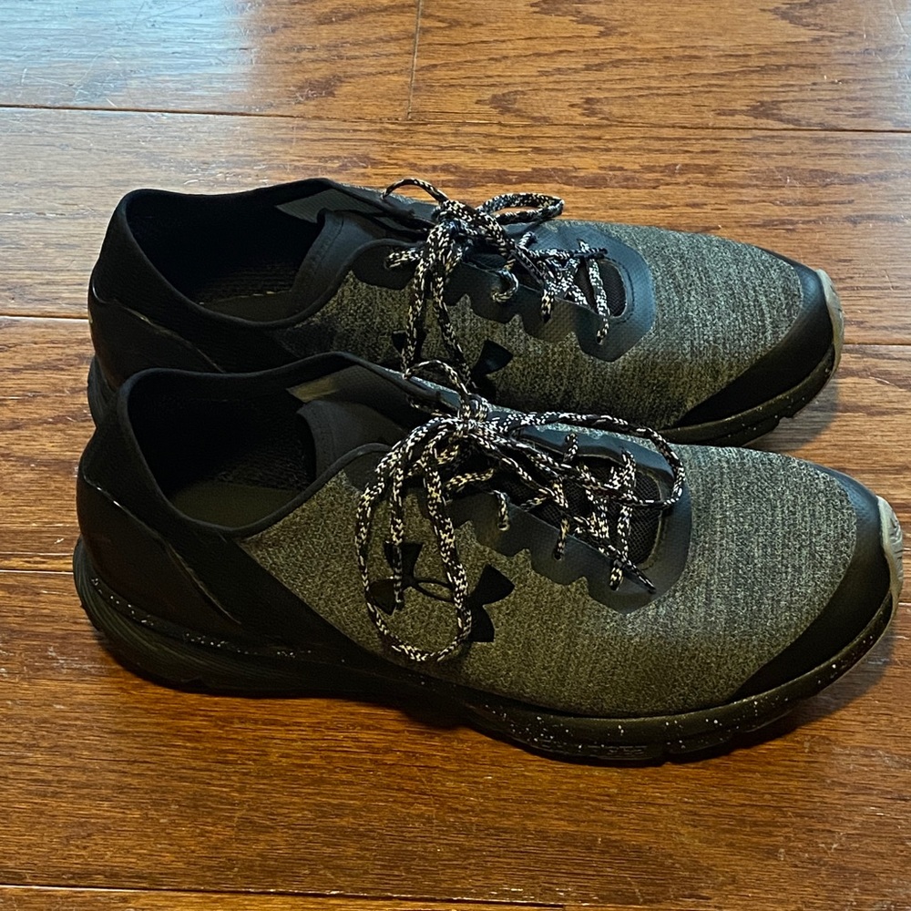 Men’s Under Armour athletic shoes 11